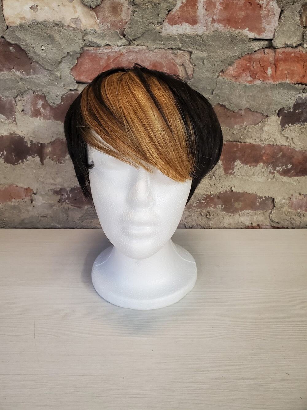 VIBA Brittan Short Pixie Wig Layered Dark Brown Honey Blonde TM60